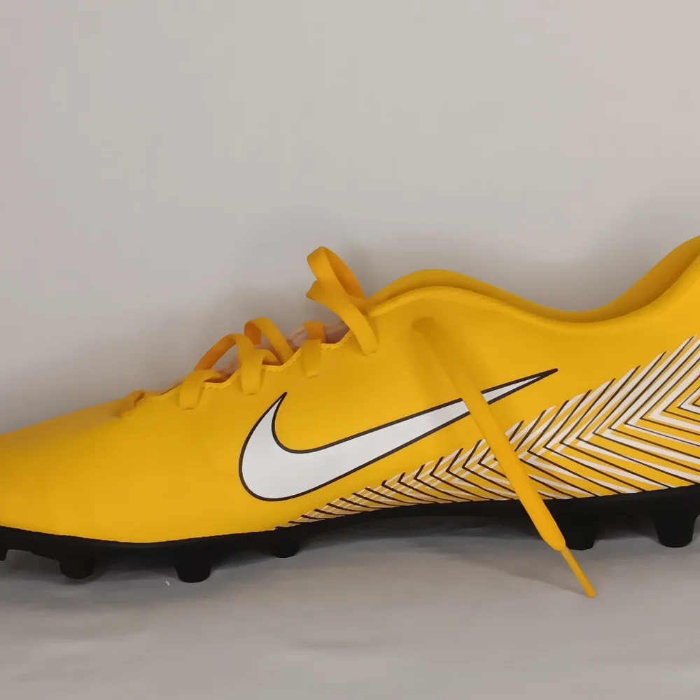 Nike - Picture 3 of 8